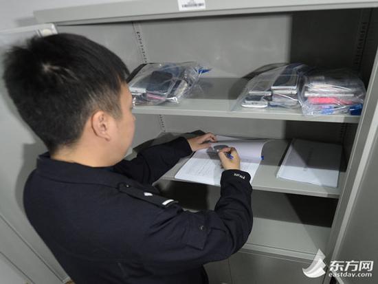 “小迪警官”網(wǎng)上直播人氣足 公安將壯大主播隊(duì)伍
