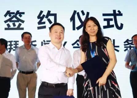當(dāng)澎湃新聞?dòng)錾辖袢疹^條，專業(yè)內(nèi)容也需要“渠道制勝”