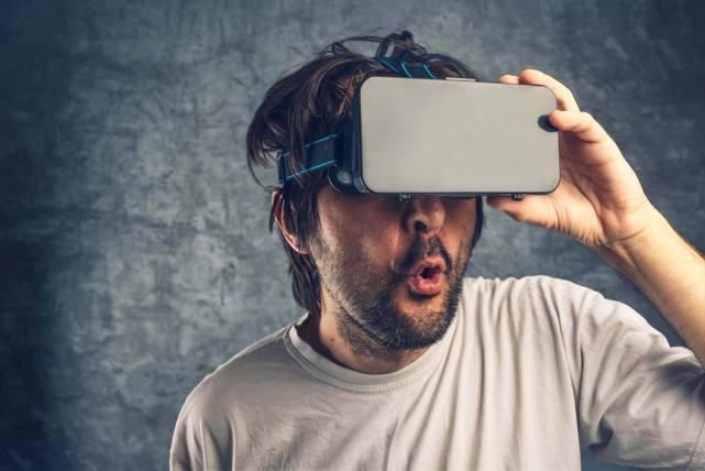 VR用戶滿意度不足五成 眩暈感和內(nèi)容不足成兩大槽點