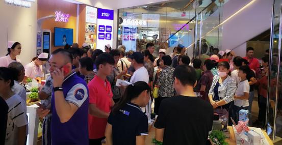 樂語通訊徐州三胞國際廣場(chǎng)店火爆開業(yè)