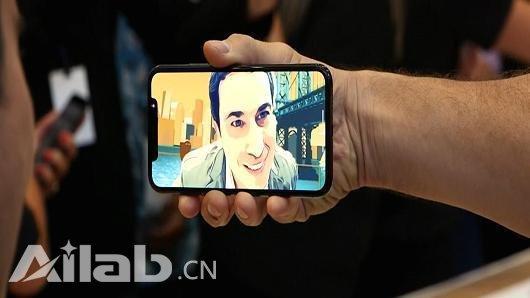 iPhone X利用面部印記解鎖手機(jī) 引發(fā)隱私擔(dān)憂