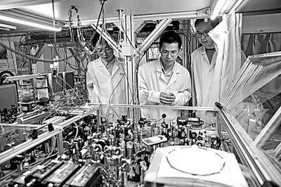 顛覆性技術(shù)的預(yù)測與展望：以量子信息、生物技術(shù)、人工智能、移動互聯(lián)網(wǎng)為例