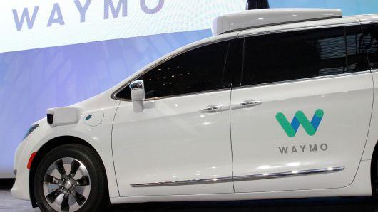 Waymo與沃爾瑪?shù)裙竞献?推無人駕駛汽車服務