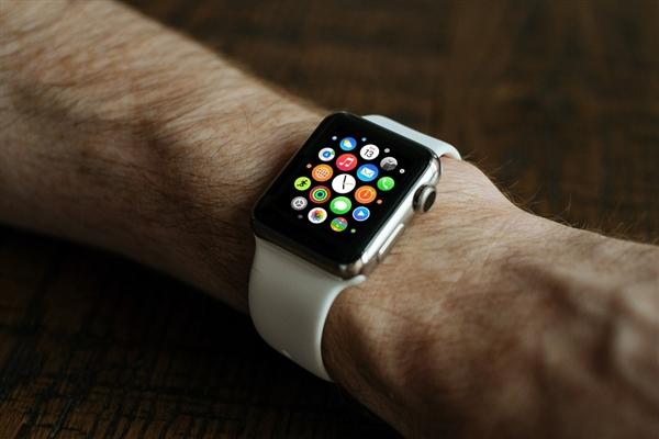 Apple Watch繼續(xù)領(lǐng)跑全球智能手表市場 一代產(chǎn)品最為暢銷