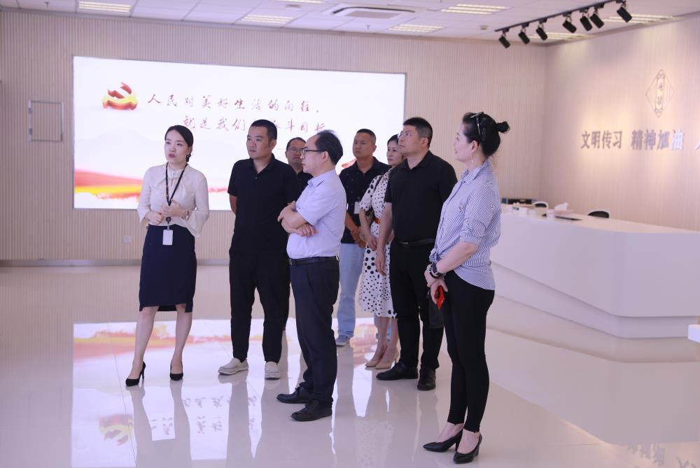 陸政品、唐雨來遂昌華數(shù)考察新時(shí)代文明傳習(xí)與校園電視臺項(xiàng)目推進(jìn)情況